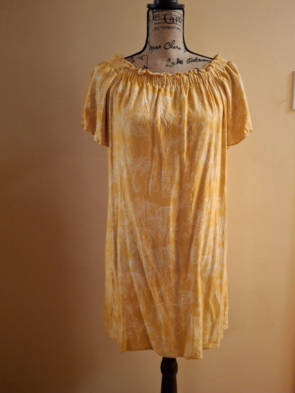 NWT Women's a.n.a. Rainforest Rayon Dress Size Small Yellow/White